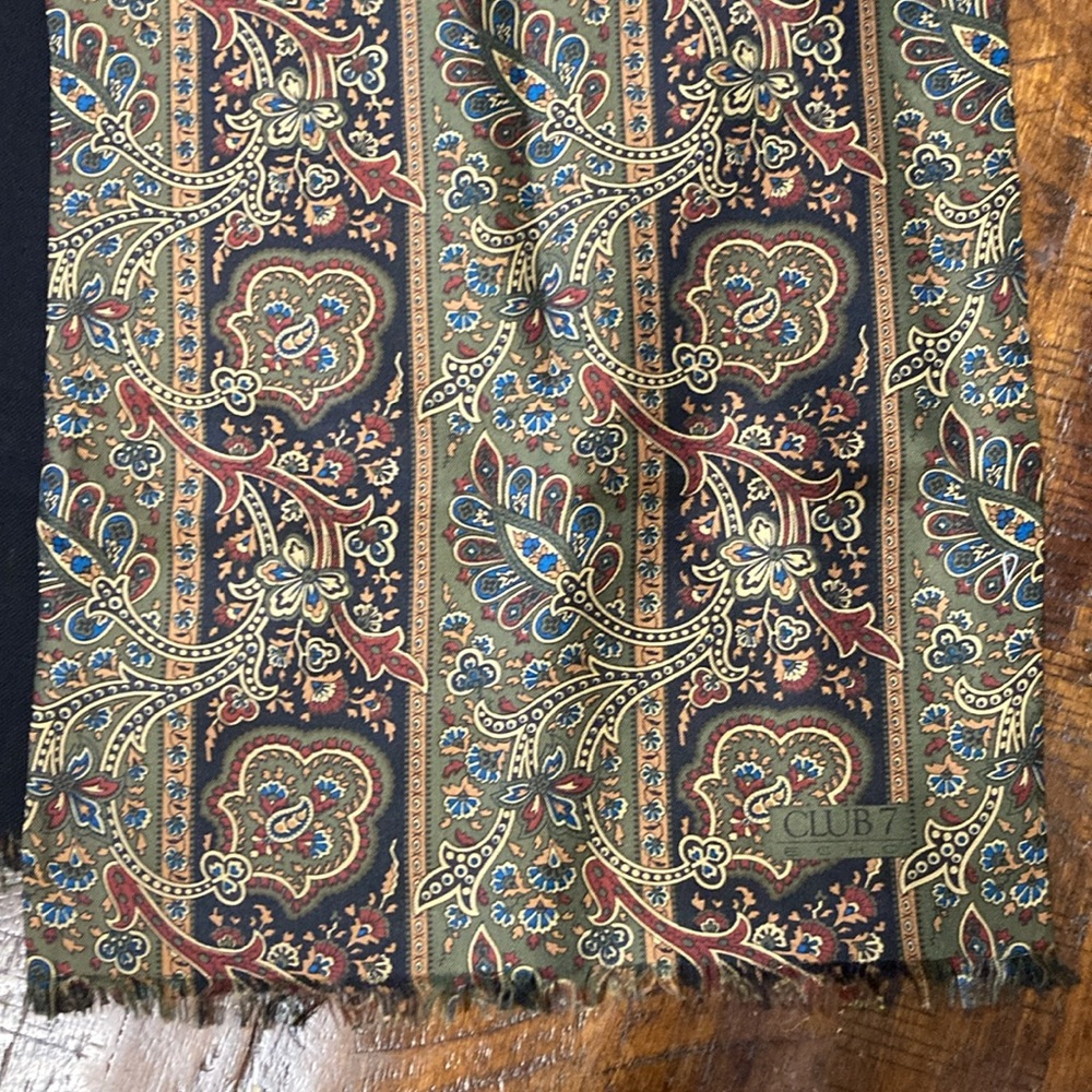 Club 7 Echo Silk Wool Paisley Fall Scarf View 3